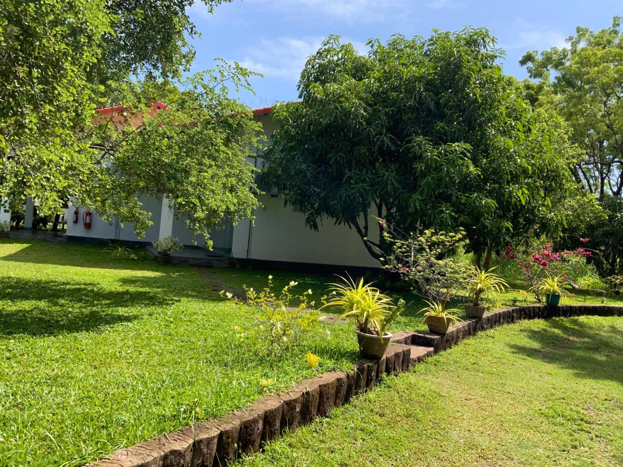 Nature Resort Polonnaruva Kültér fotó